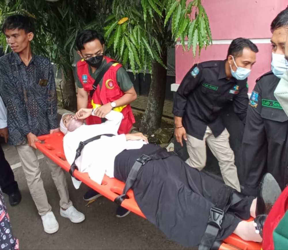 Kelelahan saat Dilantik, Anggota PPS di Serang Pingsan