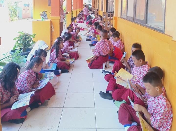 Siswa SDN III Muara Tetap Semangat Walaupun Sering Kebanjiran ROB