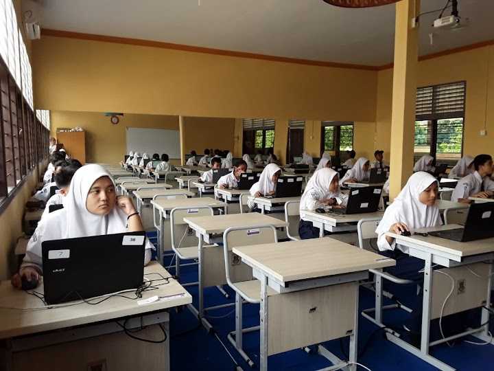 SMPN 1 Tigaraksa Pantau Siswa Gunakan Akses Internet