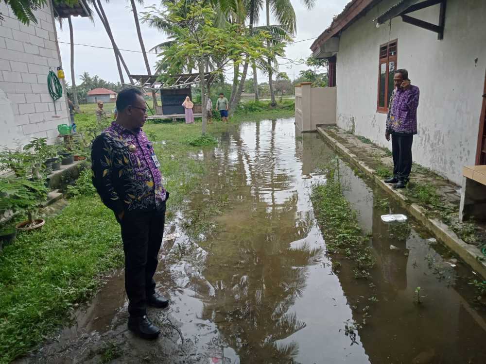 Saluran Air Diurug, Permukiman di Kampung Dato Kebanjiran