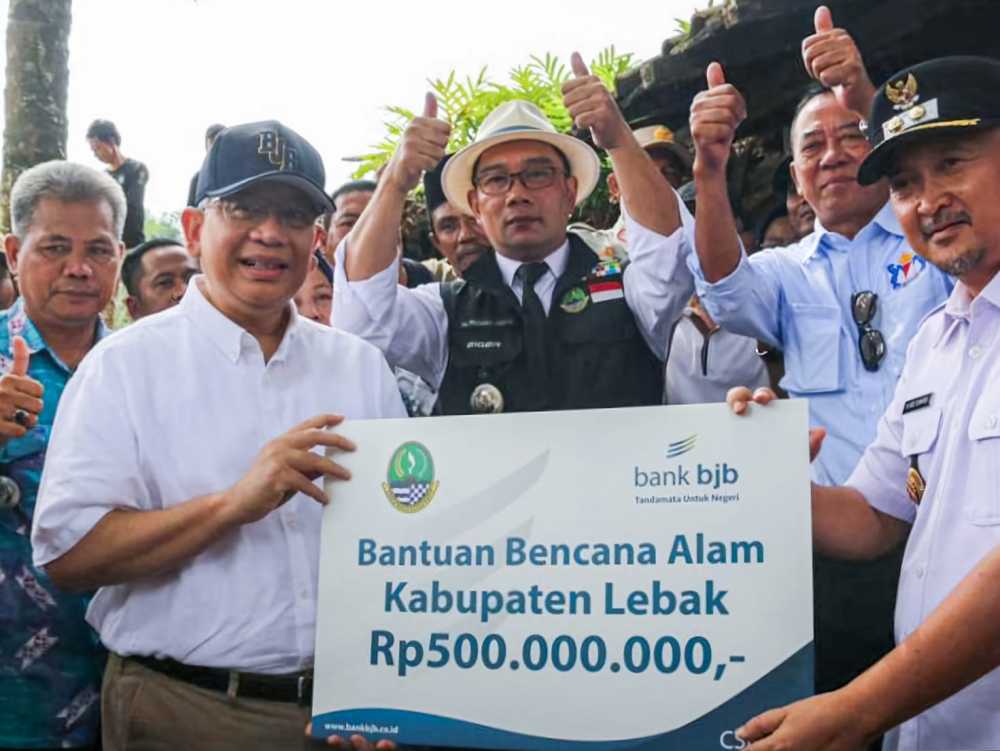 bank bjb Serahkan Bantuan untuk Korban Banjir Banten