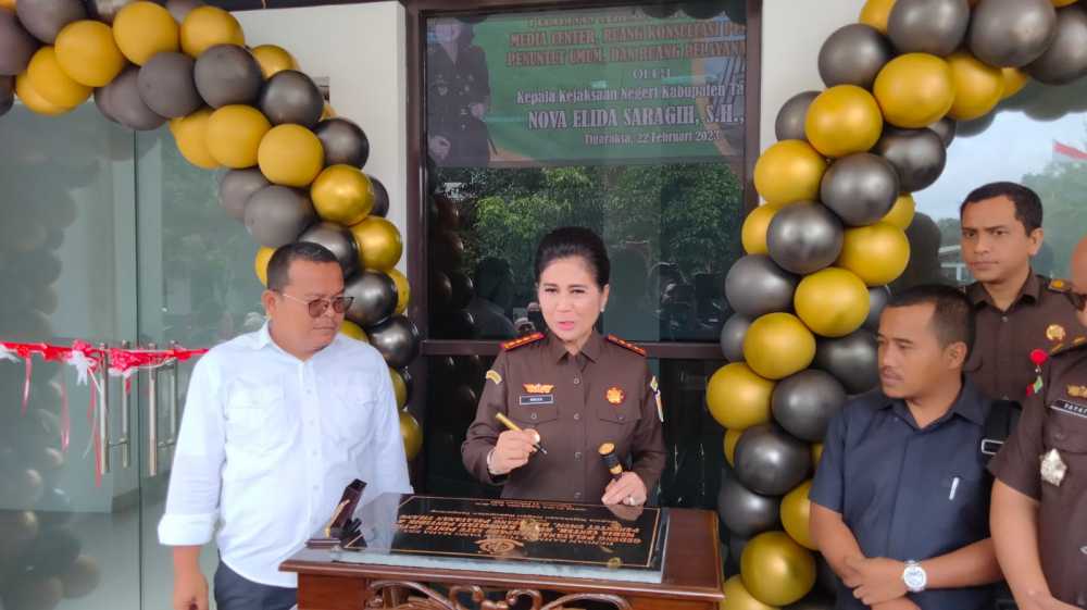 Hari Terakhir Menjabat, Kajari Tangerang Sahkan Media Center, Kado HPN untuk Wartawan