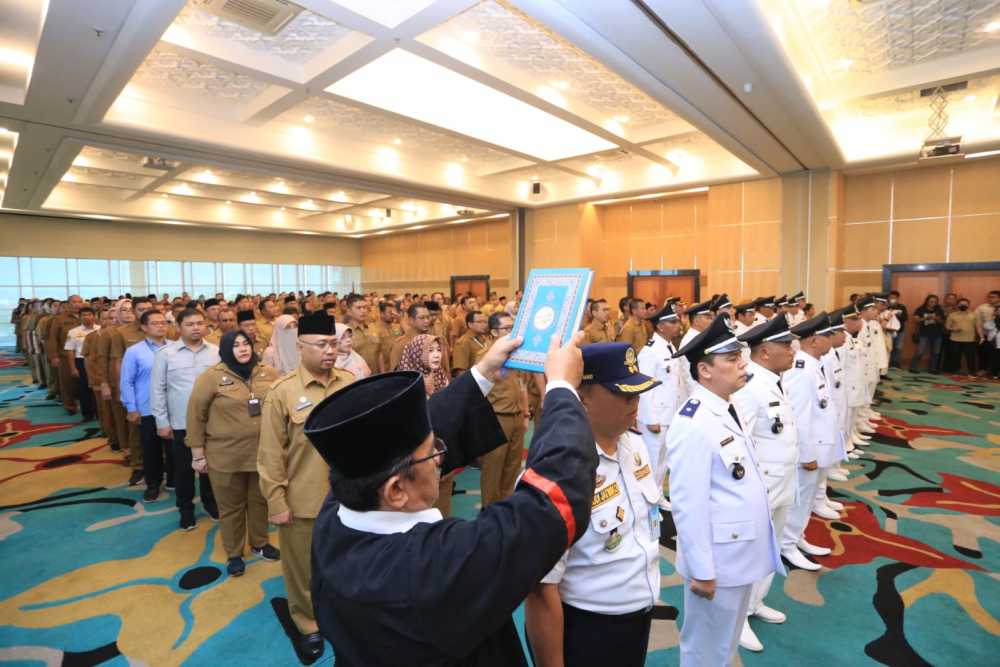 Wali Kota Benyamin Lantik Ratusan Pejabat Administrasi dan Fungsional