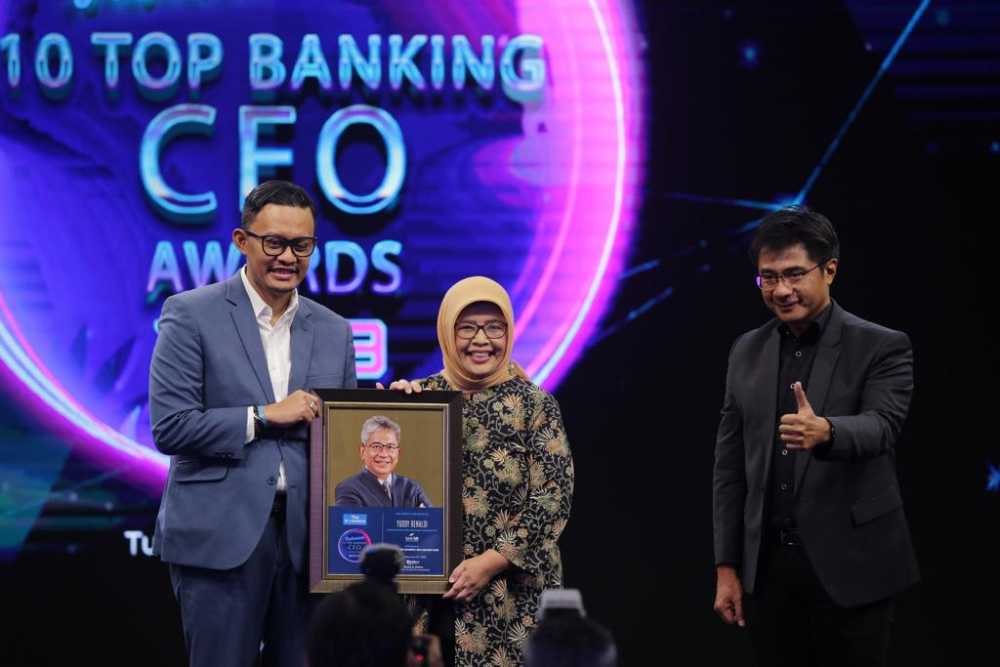 Konsisten Lakukan Inovasi, bank bjb Raih Dua Penghargaan di Ajang Indonesia Innovation Awards 2023