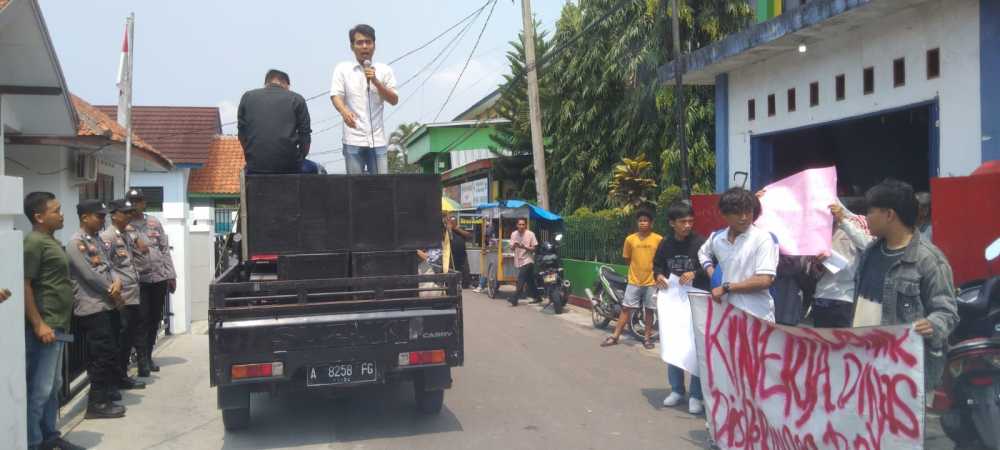 Mahasiswa Minta Bupati Copot Kepala Disperindag Lebak