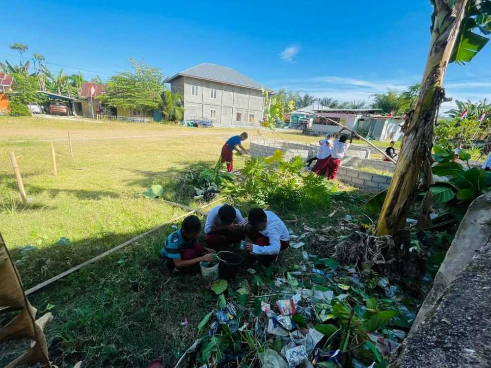 SDN II Kampung Melayu Barat Ajak Siswa Peduli Lingkungan