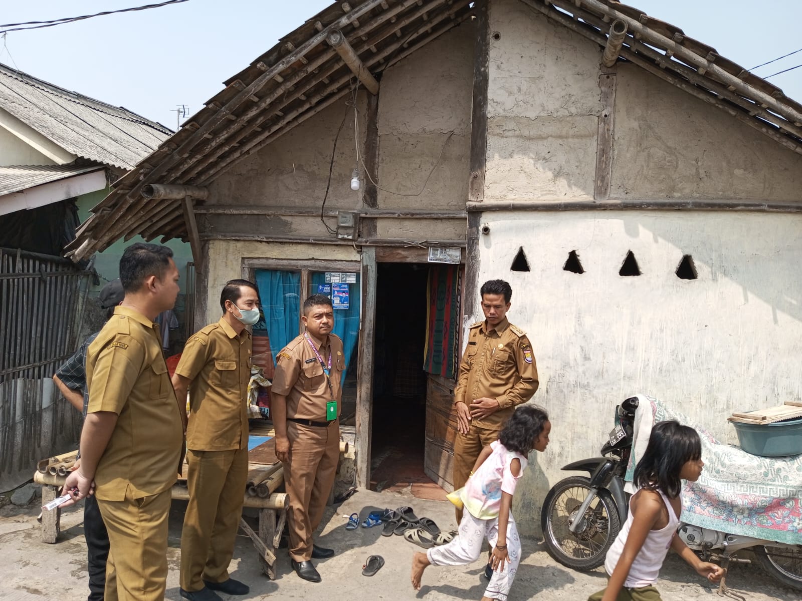 Desa Sukadiri Upayakan Bangun Rumah Yatim Piatu yang Reyot