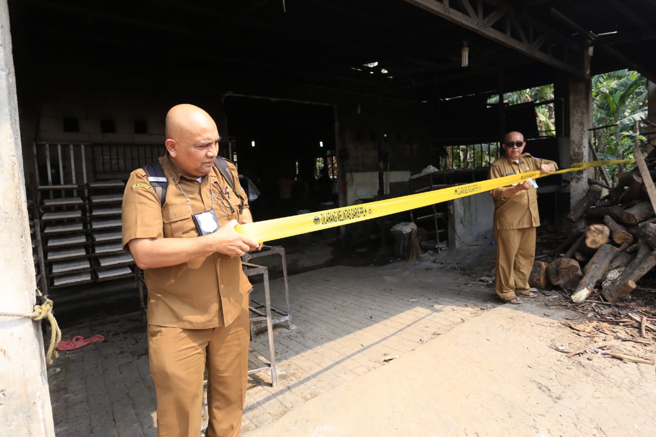 DLH Segel Pabrik Tahu  di Jombang Ciputat