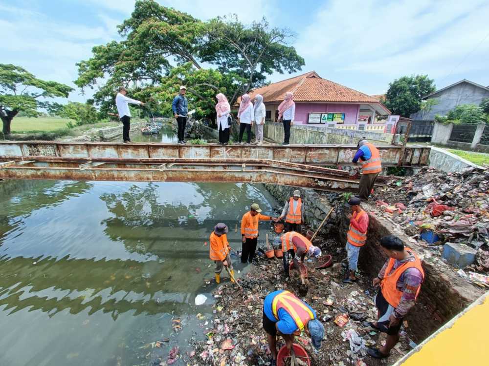 Songsong PEMSEA PNLG, UPT DBMSDA Kabupaten Tangerang Perbaiki Jalan dan Bersihkan Sungai