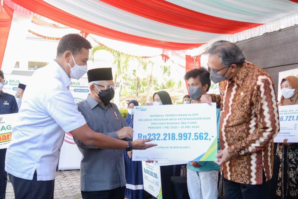 Wapres Kembali Serahkan Manfaat Program dan Beasiswa BPJS Ketenagakerjaan senilai Rp2,8 Miliar di Pangkalpinan