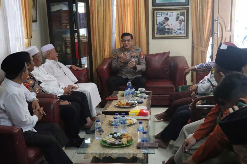 Kapolres Sambangi Ulama, Ahlan Wasahlan di Tangsel