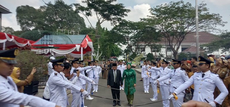 Ribuan Warga Jemput Subadri Ushuluddin di Kantor Walikota Serang