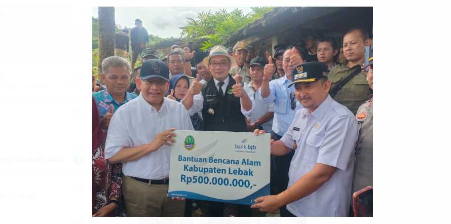 Kang Emil Bawa Bantuan Rp500 Juta Untuk Warga Terdampak Bencana di Lebak