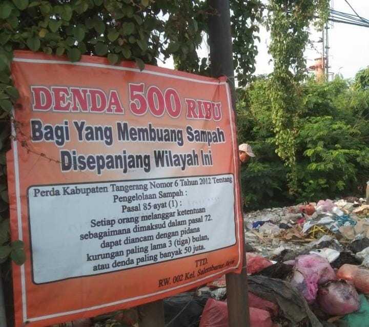 Sampah Menumpuk, Warga Tak Takut Denda