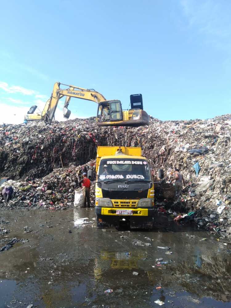 Truk Sampah Pemkab Tangerang Tak Punya Pool, Kantor UPTD DLHK Masih Numpang